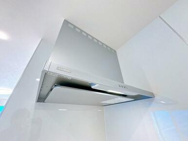 「キッチン」スリム型のレンジフードです。