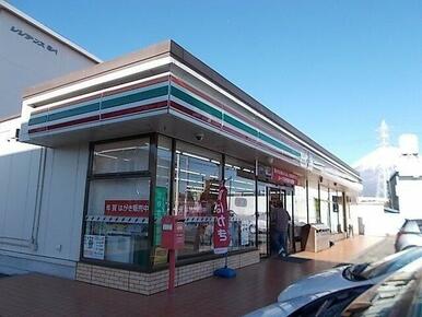 セブンイレブン野中橋店まで700m