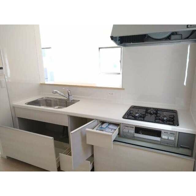 ※家具・調度品等はCG加工にて制作した配置イメージであり、本物件の価格には含まれません。