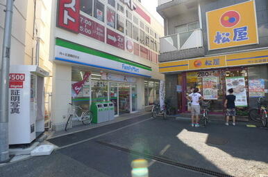 ファミリーマート向ヶ丘遊園駅前店