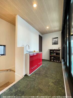 アウトドアリビングで、お食事を楽しむ際に便利なキッチンスペース＾＾