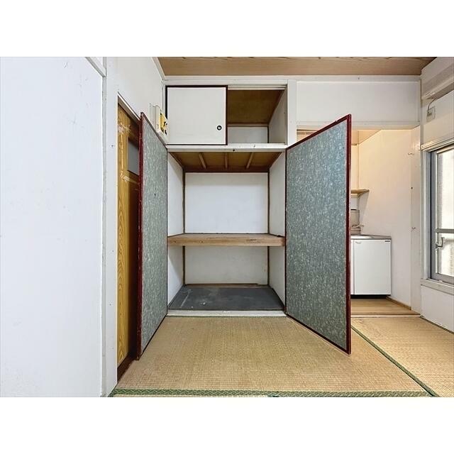 天袋もありしっかり入る押入れです