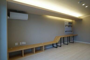 【ＬＤＫ】天井間接照明付きです。