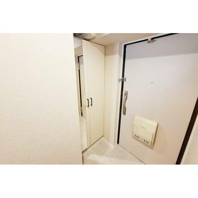 玄関：下駄箱を新調済み。