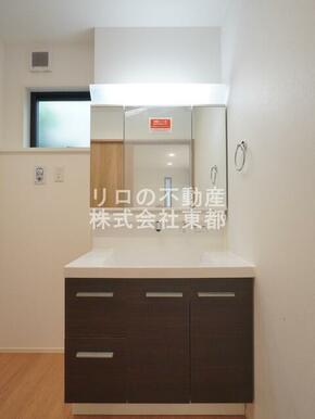 嬉しい洗面台は独立タイプ！