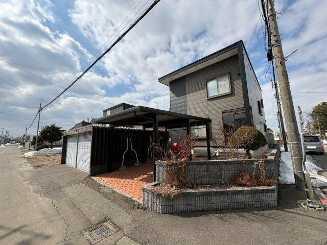 千歳市 自由ケ丘３丁目 (長都駅) 2階建 5LDKの写真