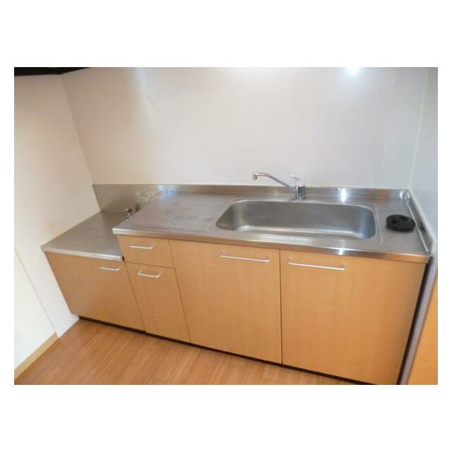 窓付きで明るいキッチン