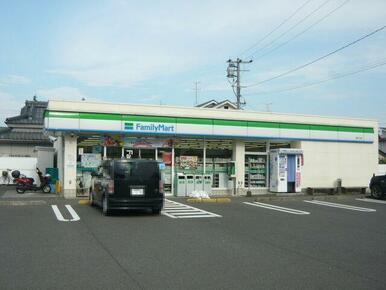 ファミリーマート　坂之上駅前店