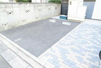【空要確認】■敷地内駐車場です
