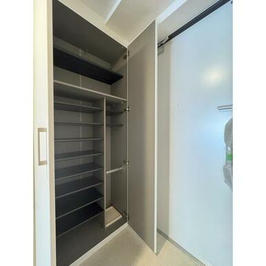 シューズボックス