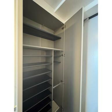 シューズボックス