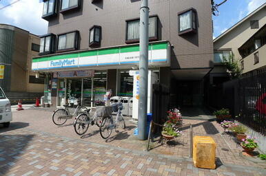 ファミリーマート和泉多摩川駅前店