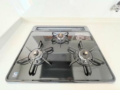 「キッチン」3口のガスコンロは新品交換済みです