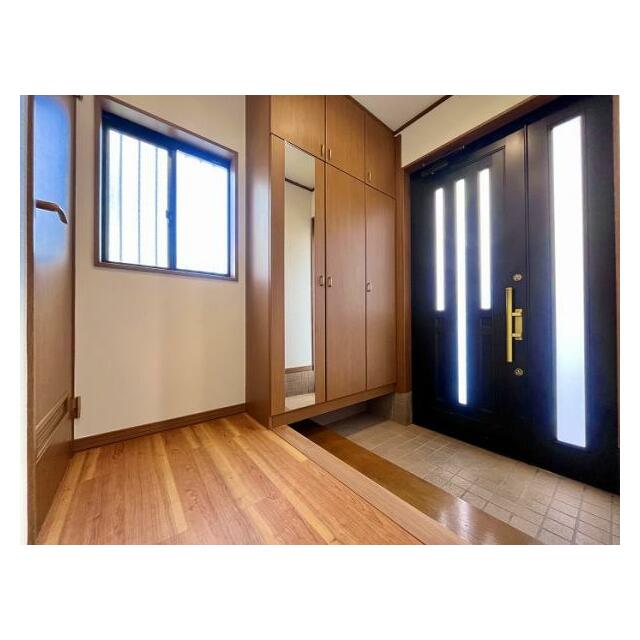 「玄関」豊富な収納付きです