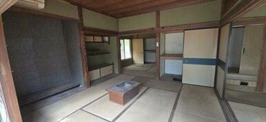 床の間・押入付きの和室