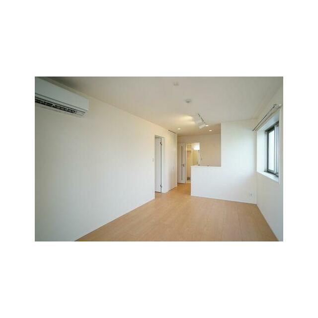 ＬＤＫにはスライディングライトがあり、スタイリッシュな空間を演出します♪