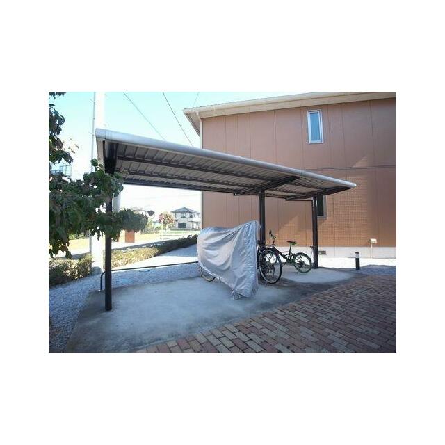 屋根付きの駐輪場です。