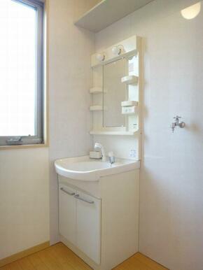 ◇忙しい朝にも活躍するハンドシャワー付き洗髪洗面化粧台♪◇