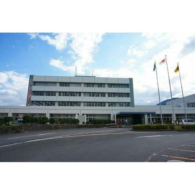 伊万里市役所まで660m