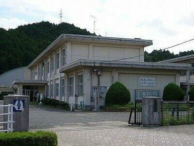 大川内小学校まで1100m