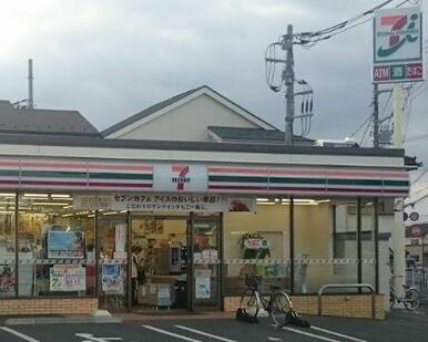 セブンイレブン越谷下間久里店