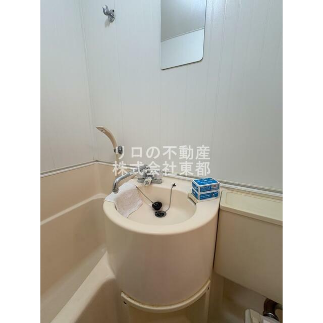 洗面ボウルと鏡もございます☆