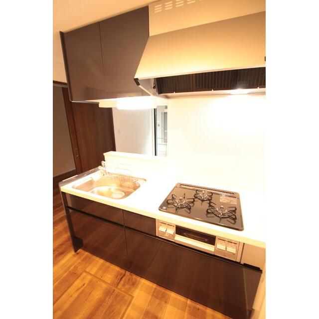 3口ガスコンロ付のシステムキッチンです♪