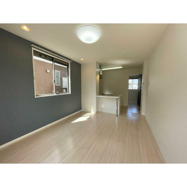 ご家族のコミュニケーション空間のリビング＆ダイニングは、開放的なオープンカウンターキッチンで広さと…