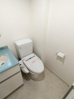 洗浄便座付きトイレ