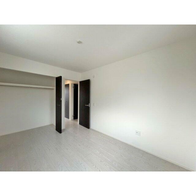 2階洋室。クローゼット完備。どんなインテリアにもあうデザインです※施工例