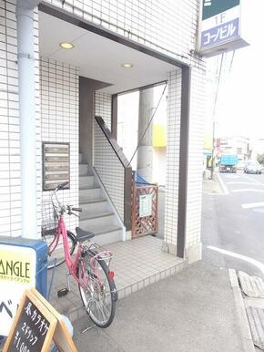 建物入り口