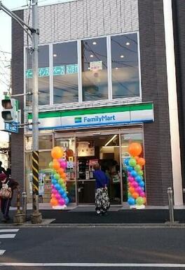 ファミリーマート　横浜西神奈川三丁目店