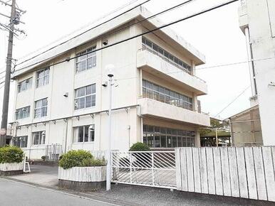 亀山市関小学校