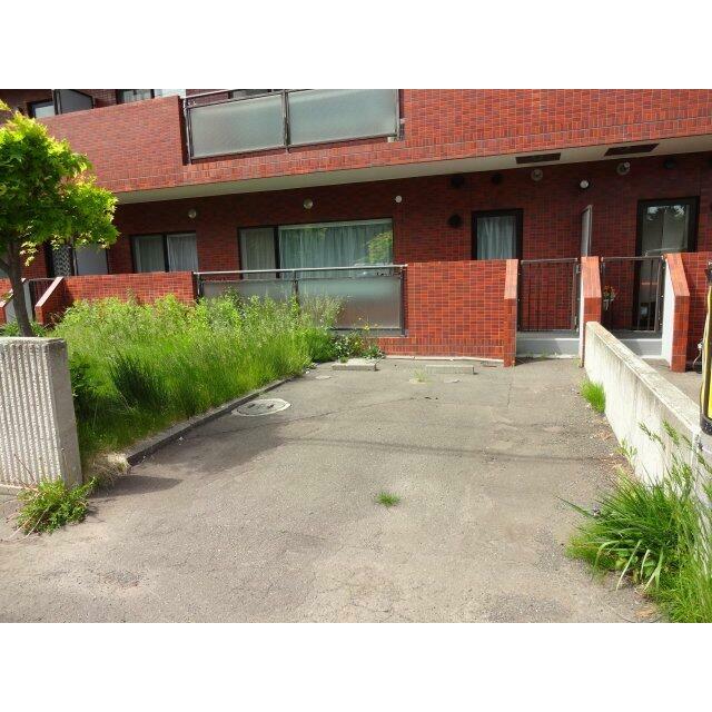駐車場に車を止められます