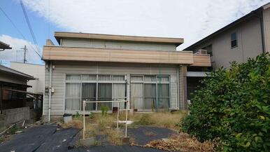 こちらの建物は昭和５０年１２月築ですが、平成１８年の増築時にリフォームされています。