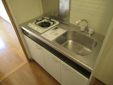 他の部屋の写真使用してます