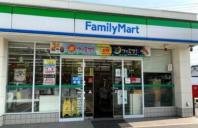 ファミリーマート天理川原城店