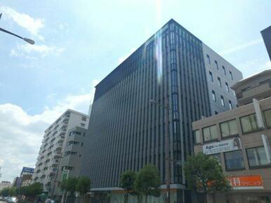 北おおさか信用金庫本店　徒歩15分（約1470ｍ）