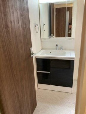 洗面台で帰宅後のリセットタイム（1号棟）