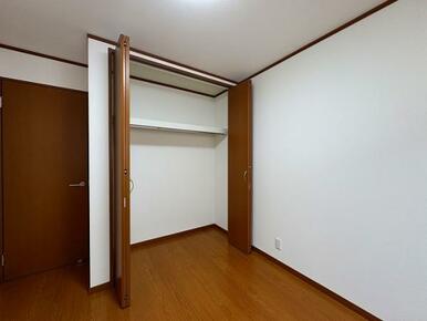 洋室2クローゼット