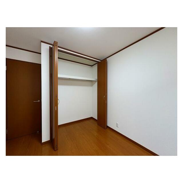 洋室2クローゼット
