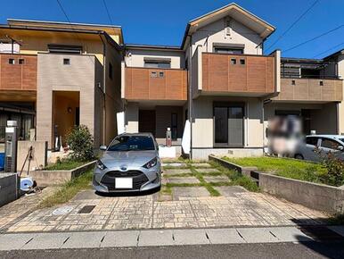 「駐車」並列2台駐車可能です。