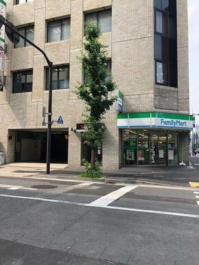 ファミリーマート西新橋二丁目店