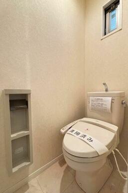 幅広い年齢層から支持されている今や必須アイテムの温水洗浄暖房便座♪冬場も便座が暖かくご使用いただけ…