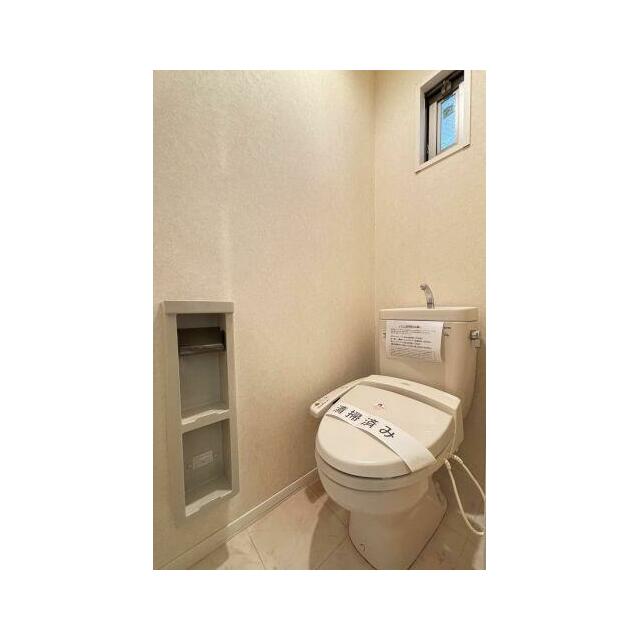 幅広い年齢層から支持されている今や必須アイテムの温水洗浄暖房便座♪冬場も便座が暖かくご使用いただけ…