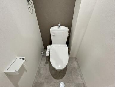 「トイレ」新品交換済みです。