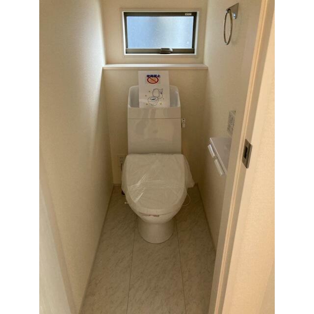 手すり付きのため足腰の負担を和らげ転倒を防ぎます（4号棟）