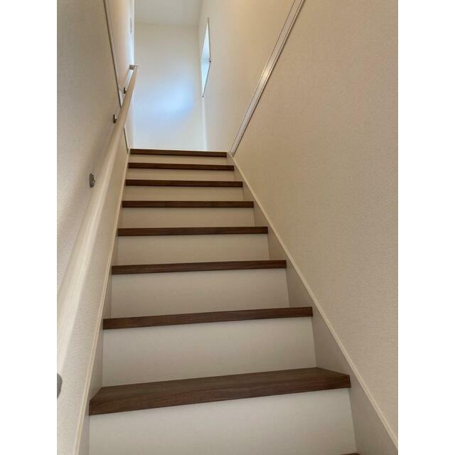 家族やゲストの笑顔が浮かんできそうな玄関（2号棟）