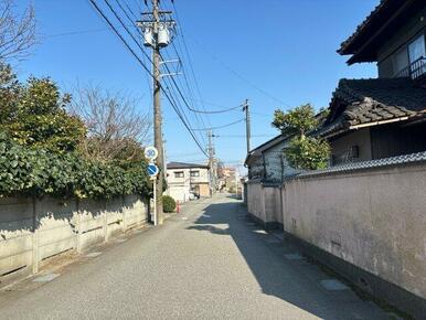 北側道路です。