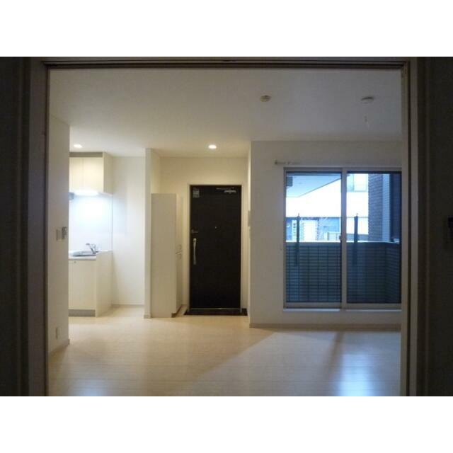 白基調のお部屋で清潔感があります♪